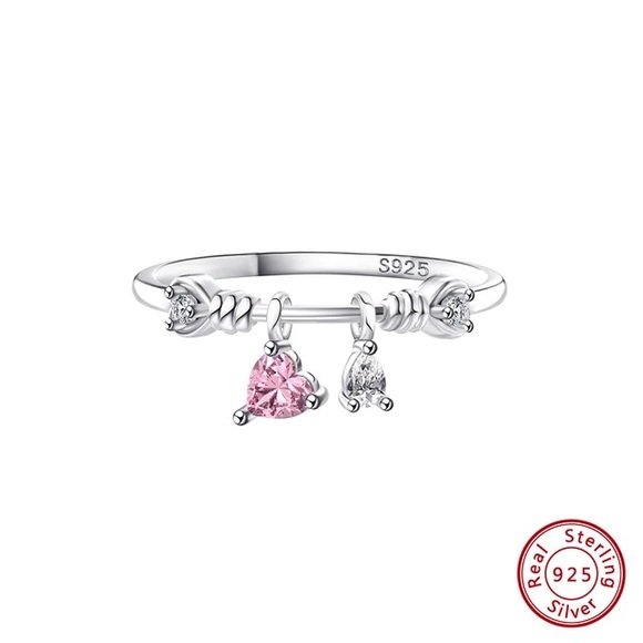 Heart Cut Zirconia Charm Design 925 Sterling Silver Ring - Picture 3 of 10